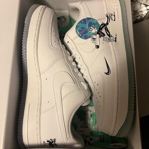 Nike Air Force 1 x Steve Harrington earth day. Size 8.5